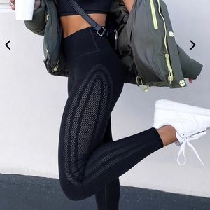 NWT Fabletics High-Waisted Sculptknit Legging